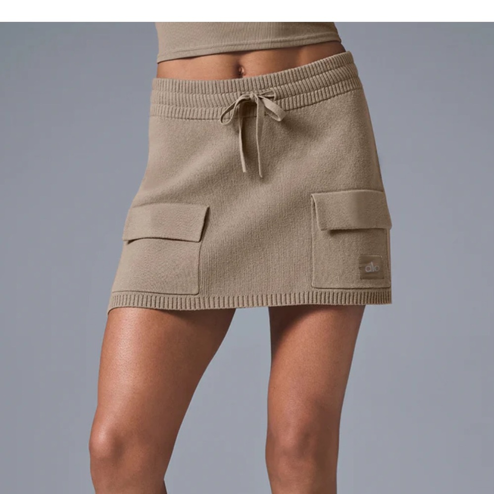 ALO Yoga Gravel Scholar Knit Cargo Skirt